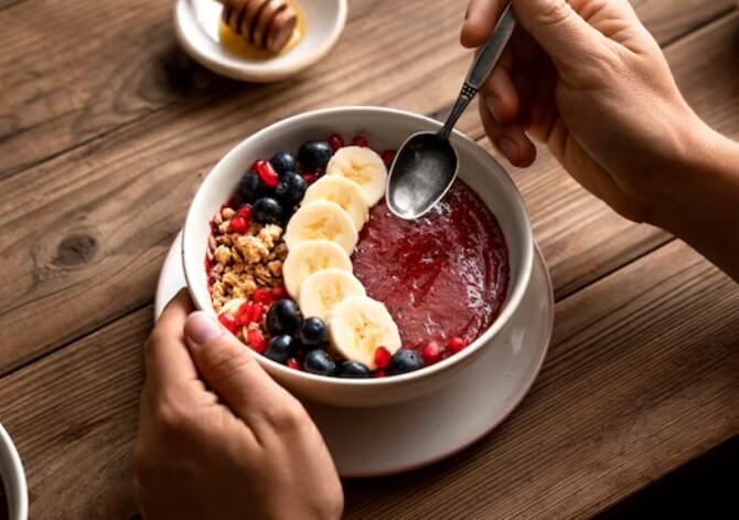 Why Gen Z Is Trading Smoothie Bowls For Congee And What It Says About Burnout